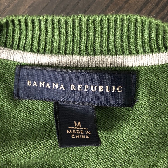 Banana Republic Diamond Knit Argyle V Neck Sweater - Picture 5 of 5